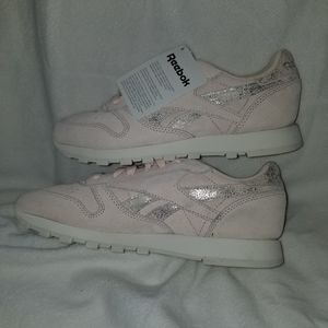 BNWT Womens Reebok tennis shoes